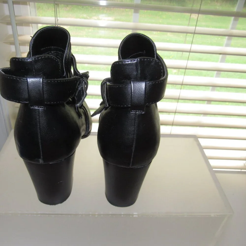 Liz Claiborne Camelia Black Leather Cut-Out Strap Booties — Pointed-Toe Size 10 - Picture 7 of 9